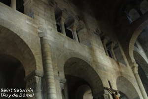 église romane de Saintt-Saturnin dans le Puy-de-Dôme
